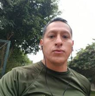Bayron G.
